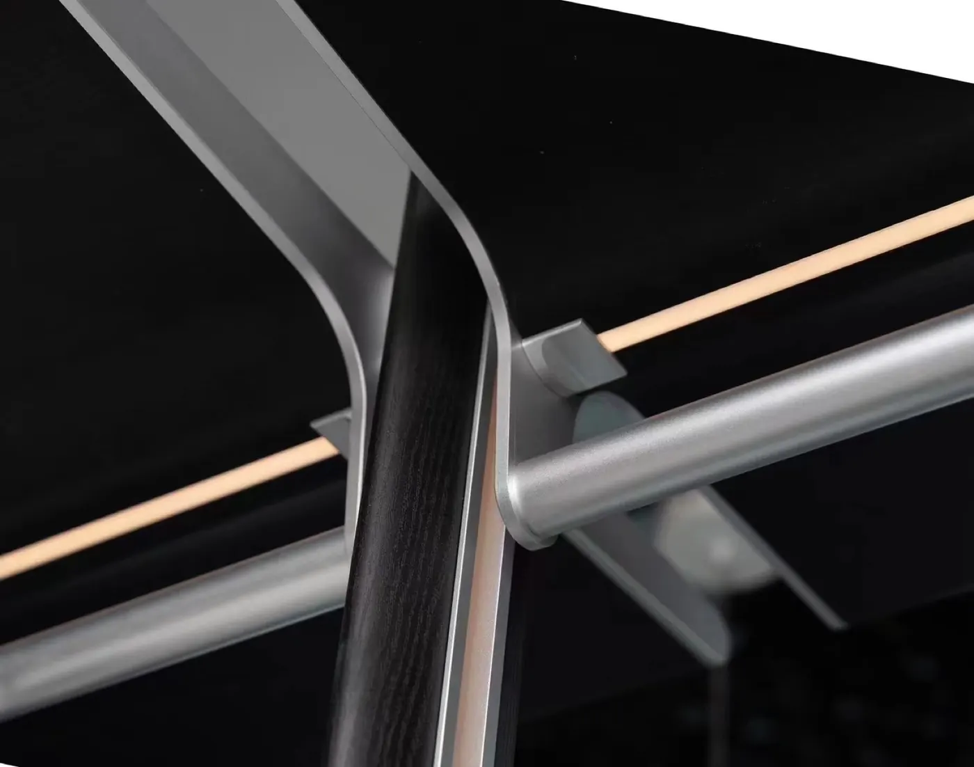 Shelf edge detail