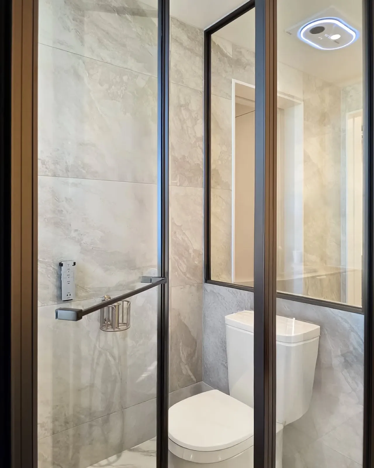 Featured installation: fixed plus swing enclosure