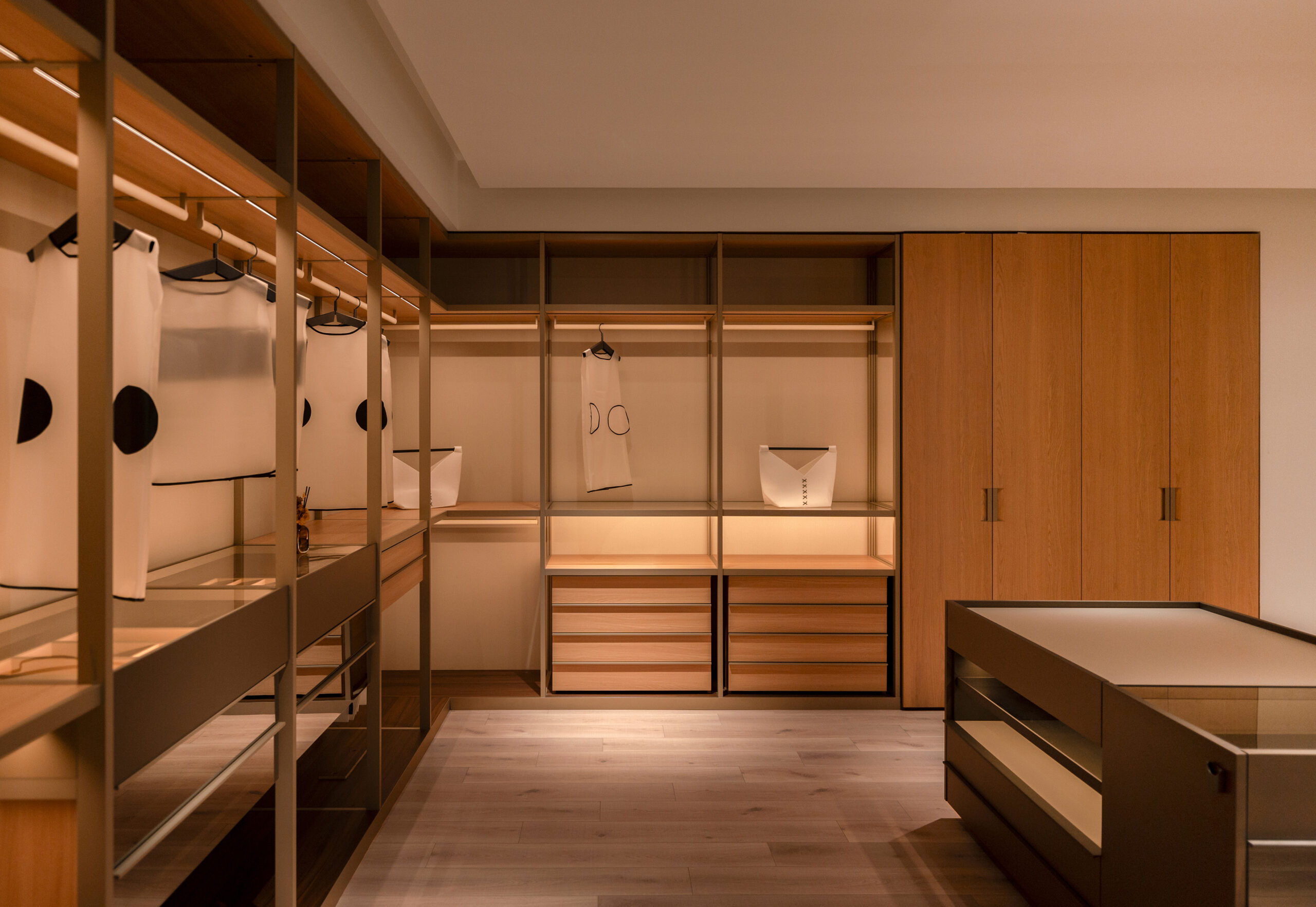 CLOSET SYSTEMS
