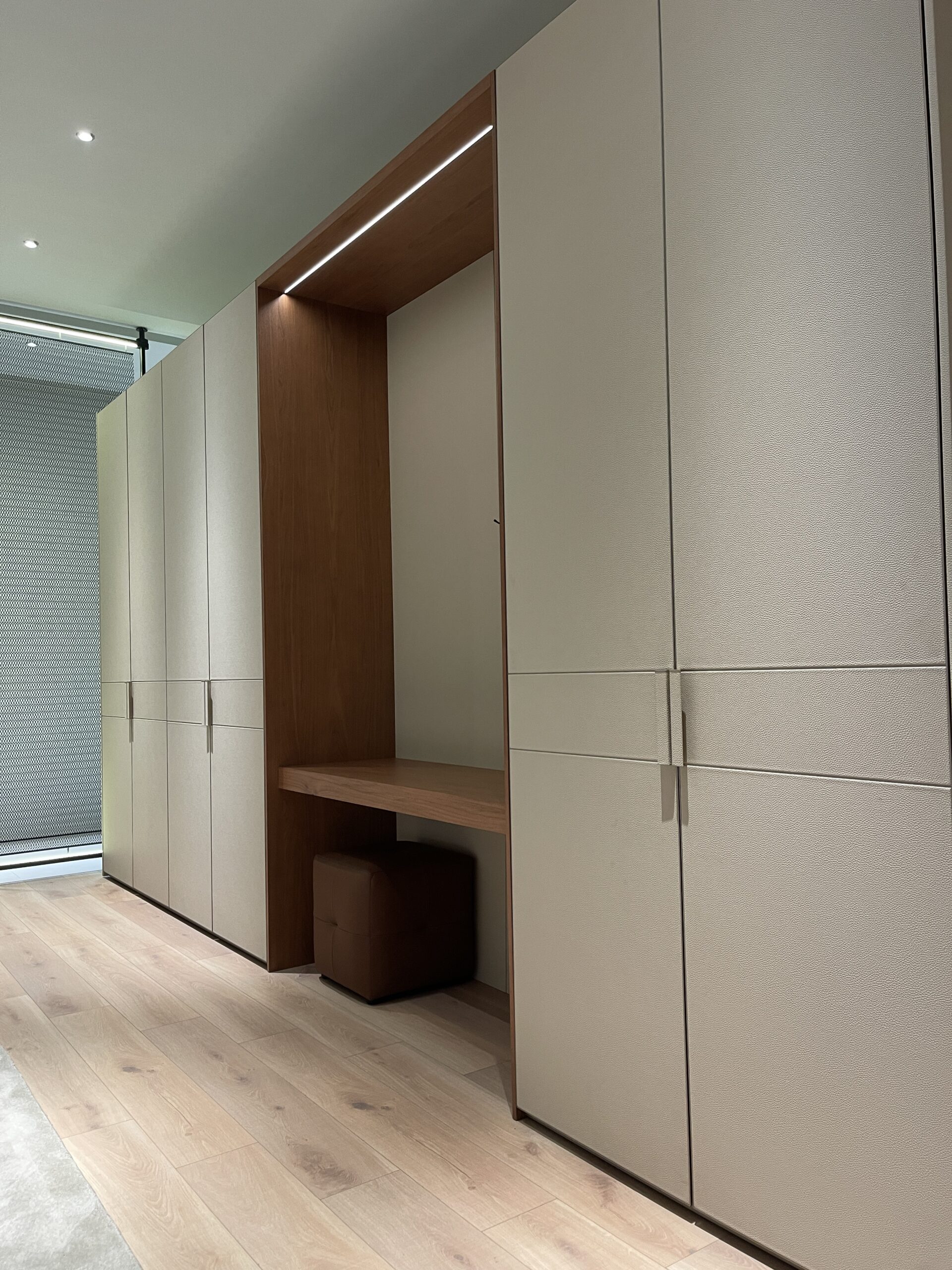 Premium Textured Wardrobe System with Dressing Niche – Custom Sizes & Finishes