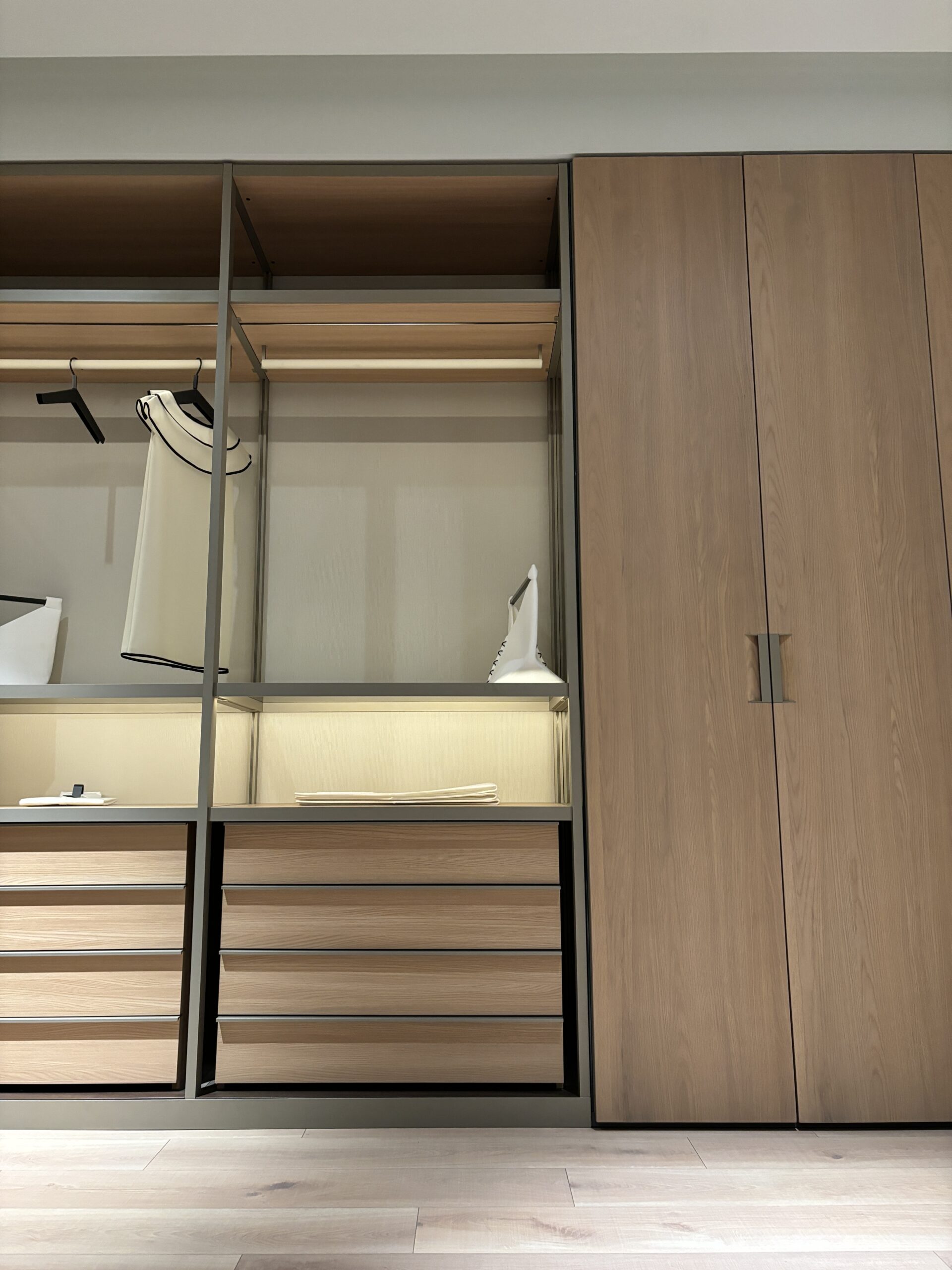 Modern Modular Wardrobe Closet System with Drawers, Hanging Space & Storage Cabinets – Available in Multiple Sizes & Colors